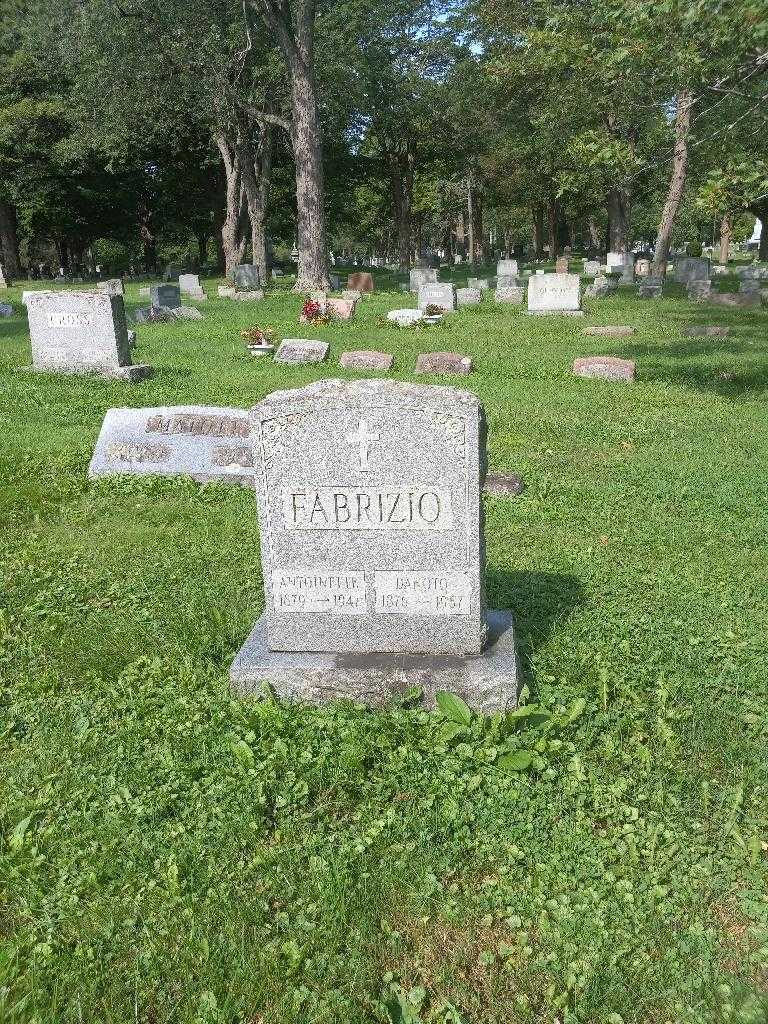Antoinette Fabrizio's grave. Photo 1