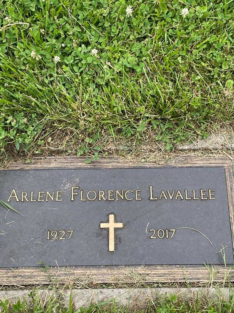 Arlene Florence Lavallee's grave. Photo 3