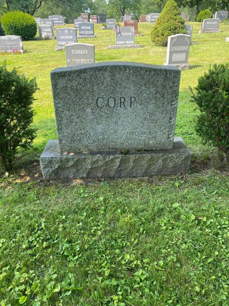 Esther Ford Corp's grave. Photo 2