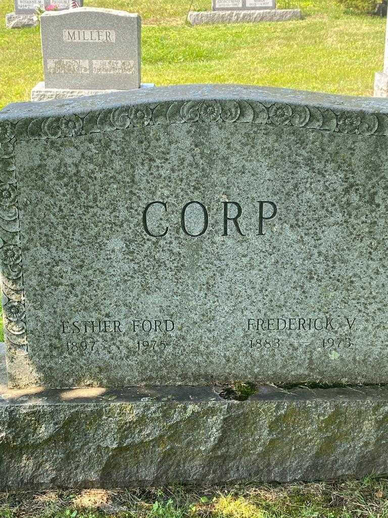 Esther Ford Corp's grave. Photo 3