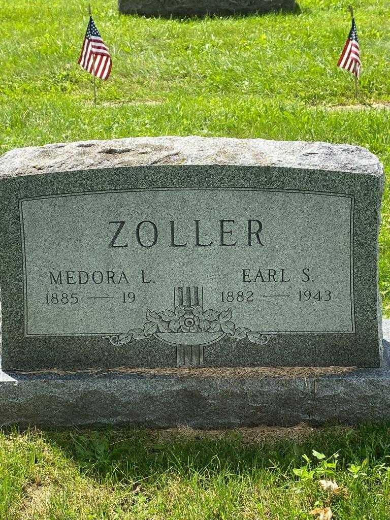 Medora L. Zoller's grave. Photo 3
