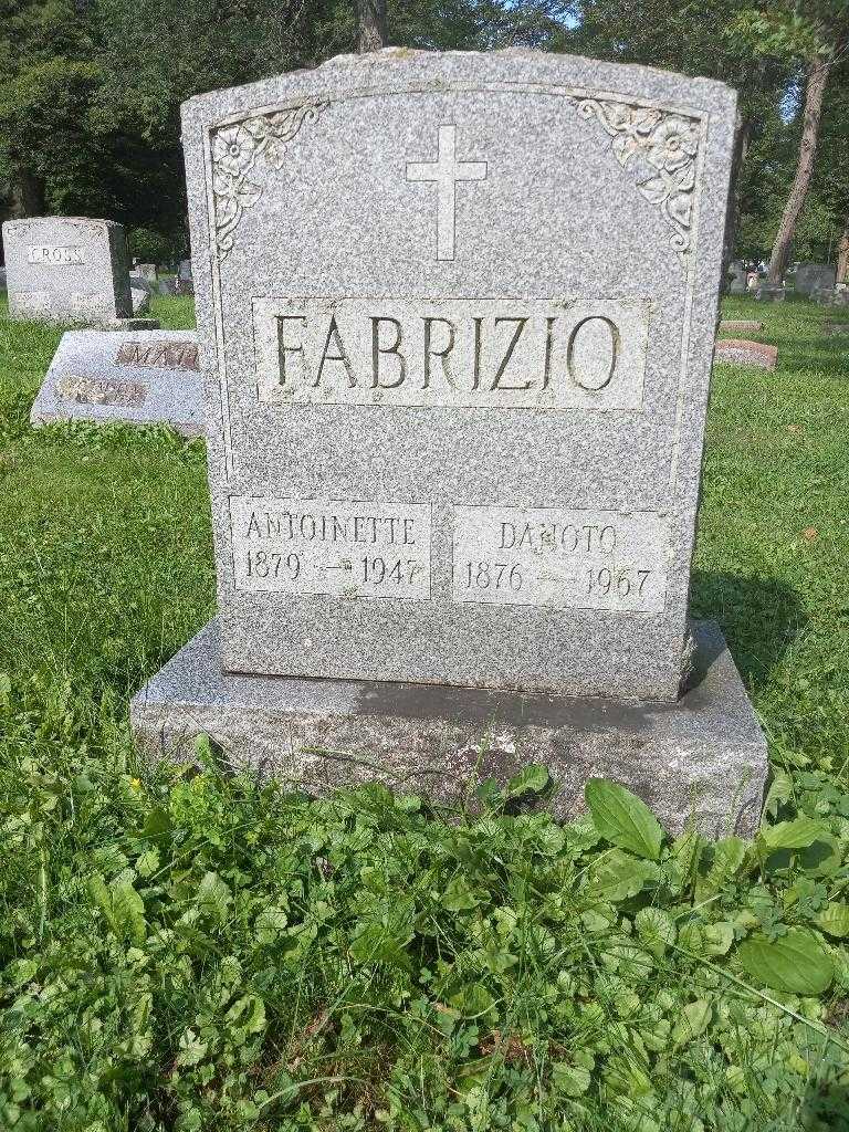 Antoinette Fabrizio's grave. Photo 3