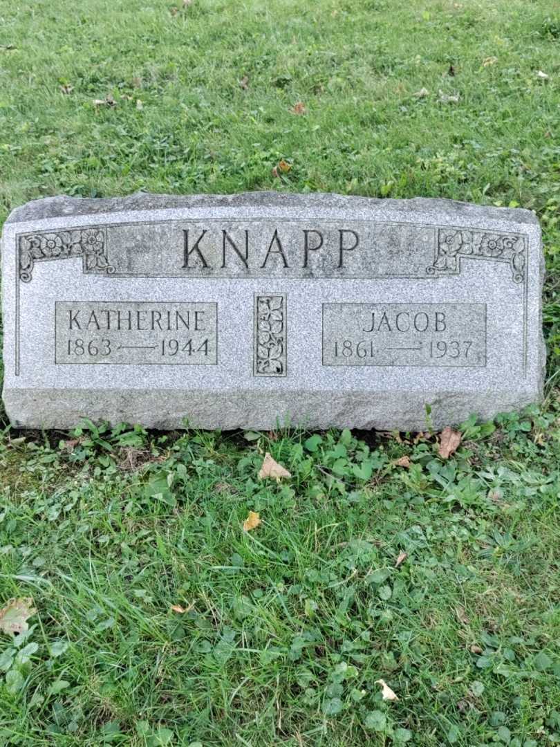Katherine Knapp's grave. Photo 3