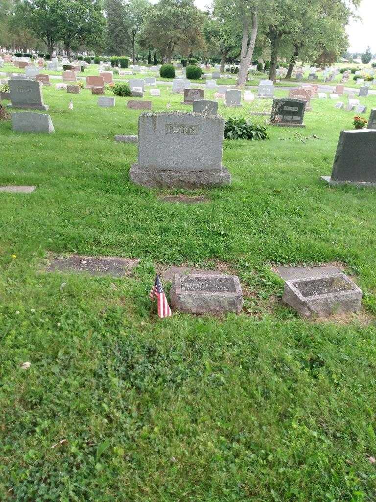 John B. Peggs's grave. Photo 2
