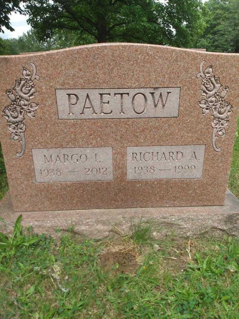 Margo L. Paetow's grave. Photo 1
