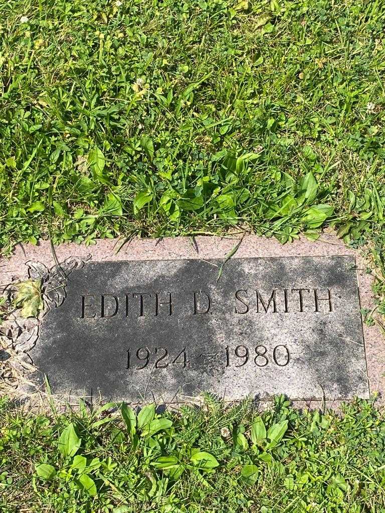 Edith D. Smith's grave. Photo 3