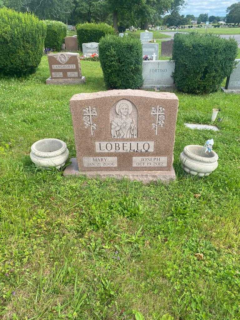 Joseph Lobello's grave. Photo 2