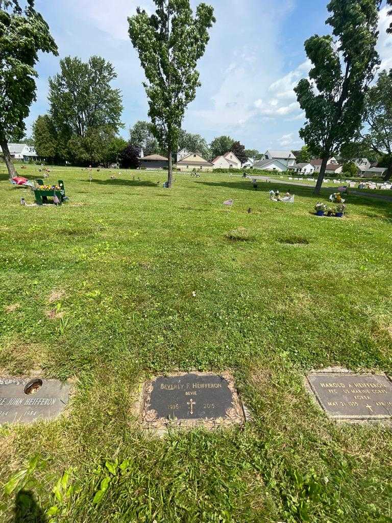 Beverly F. Heifferon's grave. Photo 1