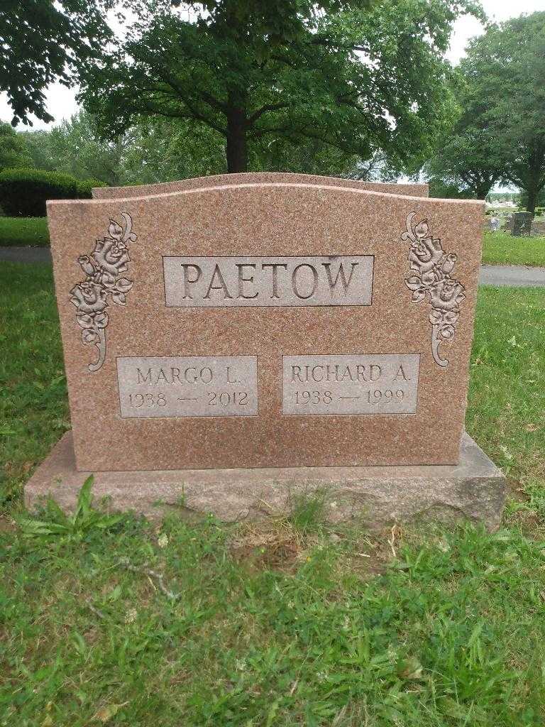 Margo L. Paetow's grave. Photo 2