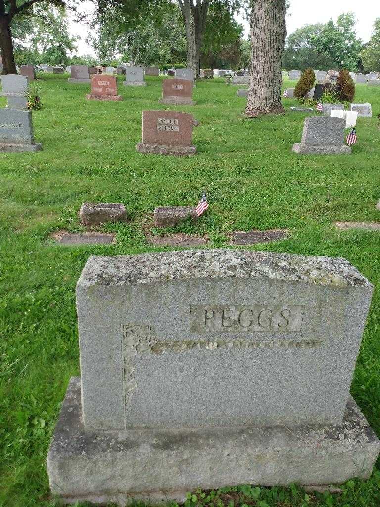 Jeffrey L. Peggs's grave. Photo 2