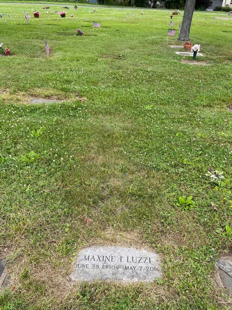 Maxine I. Luzzi's grave. Photo 2