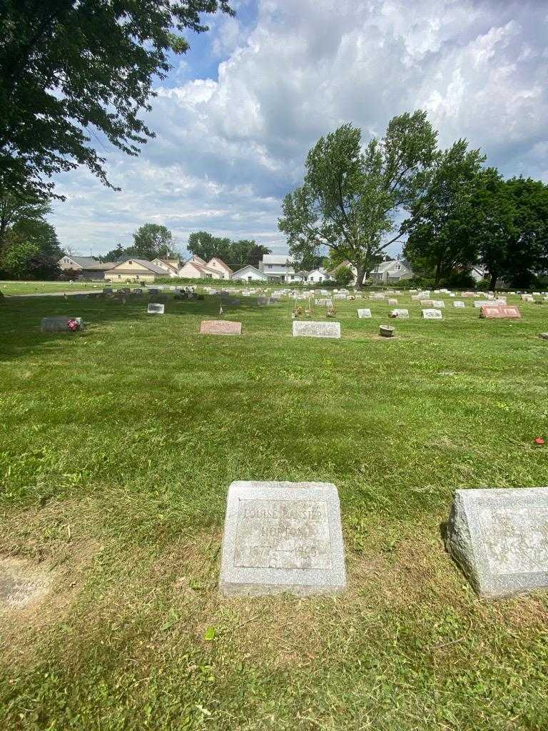 Louise Ransier Horton's grave. Photo 1