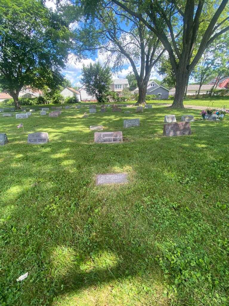 Sharon Johnson's grave. Photo 1