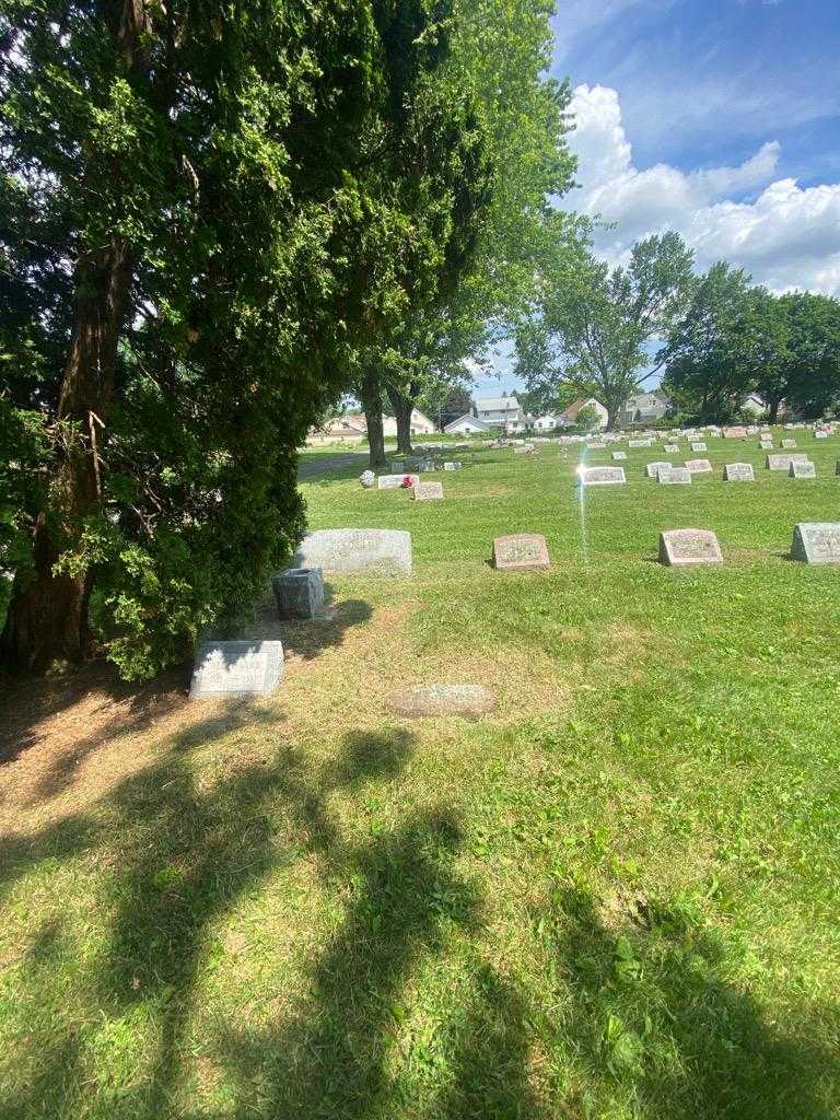 Robert Walter Beacham's grave. Photo 1
