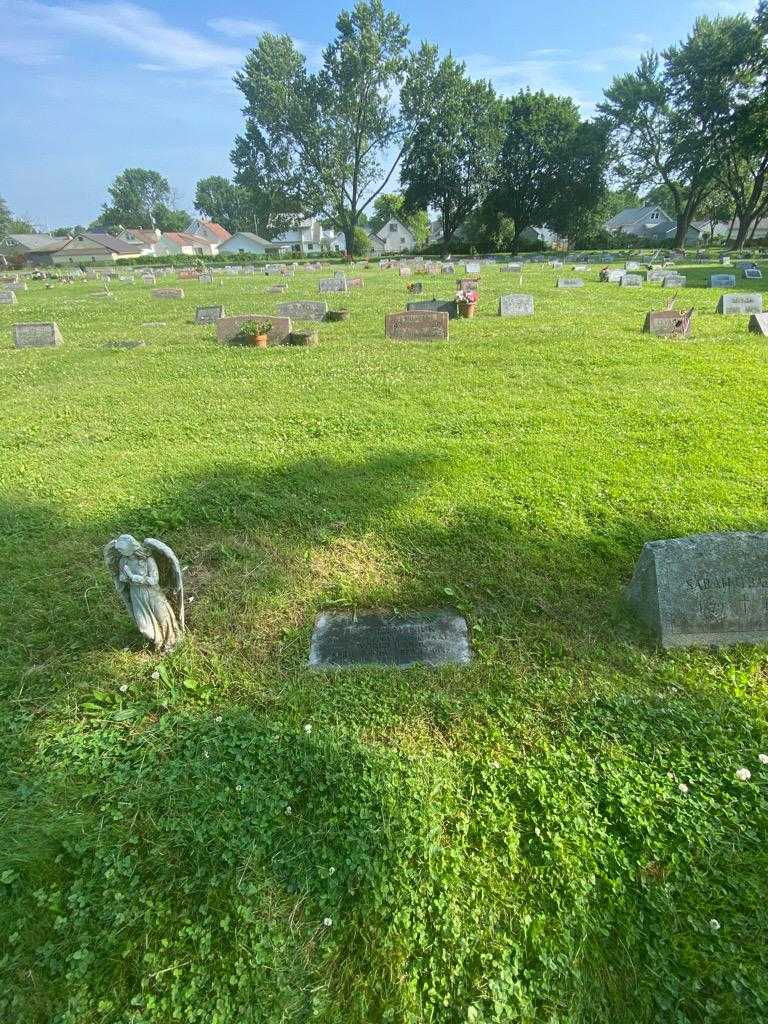 Fred Humeniuk's grave. Photo 1