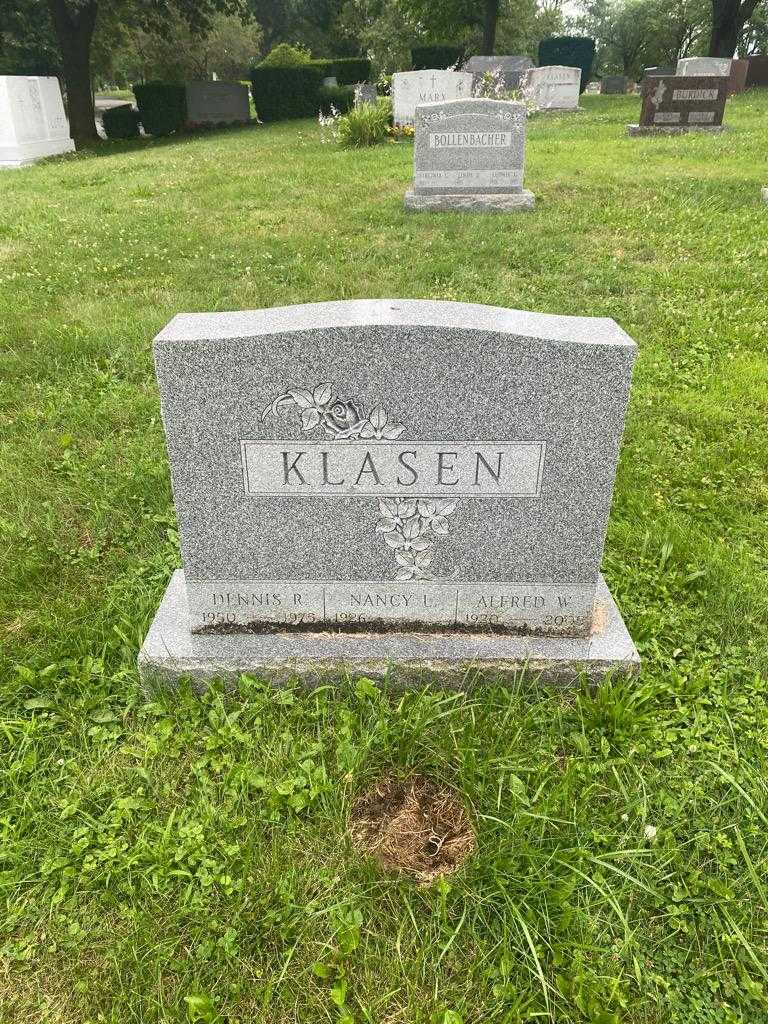 Alfred W. Klasen's grave. Photo 2