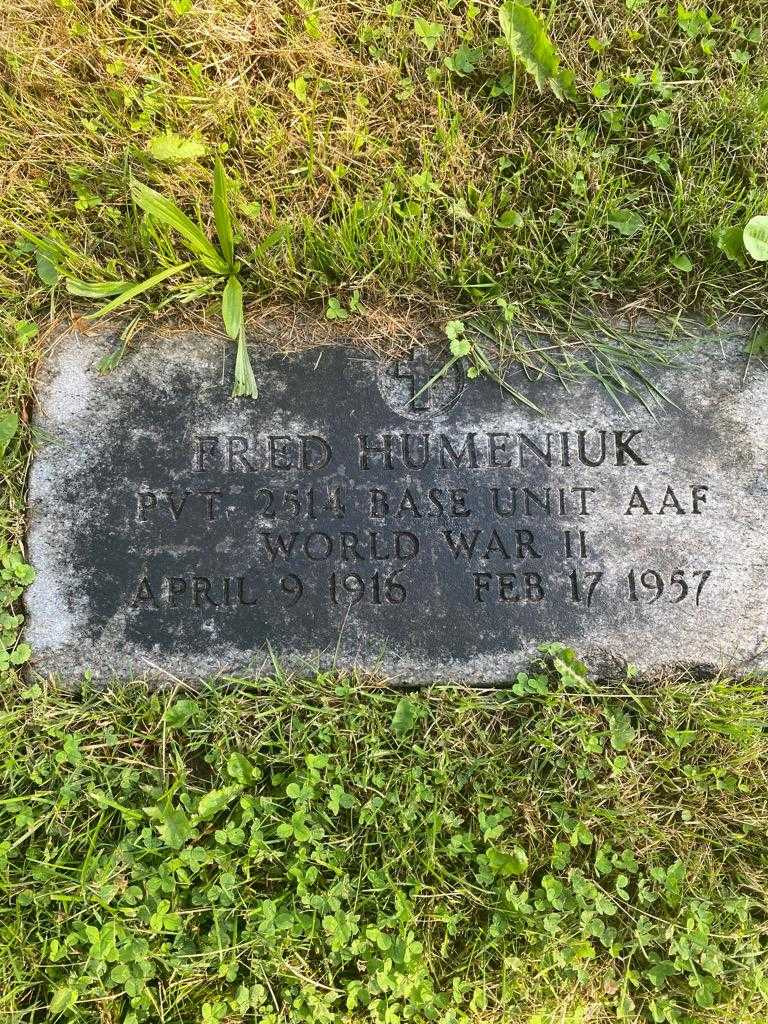 Fred Humeniuk's grave. Photo 3