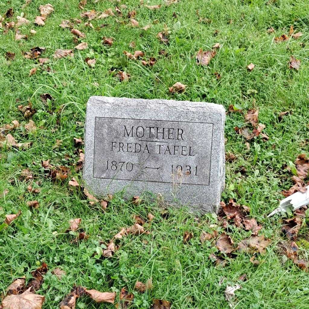 Freda Tafel's grave. Photo 2