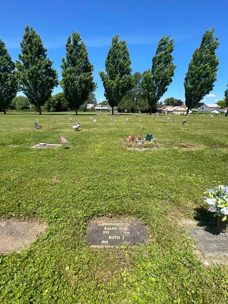 Ralph V. Dennington Junior's grave. Photo 2