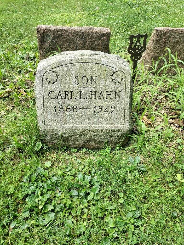 Carl L. Hahn's grave. Photo 3