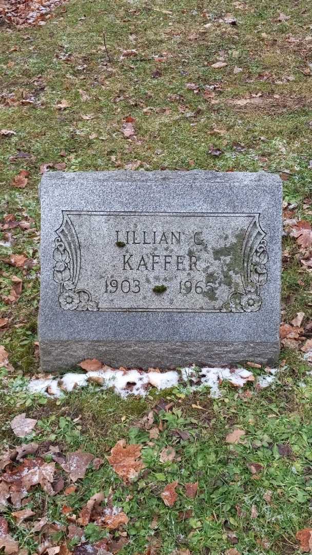 Lillian G. Kaffer's grave. Photo 2