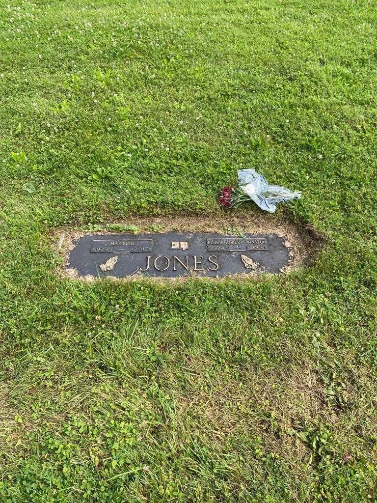 Marjorie Jones's grave. Photo 2