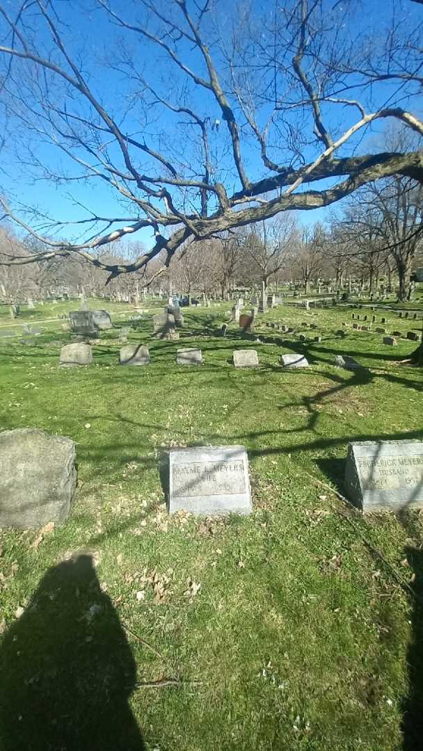Mayme K. Meyers's grave. Photo 1