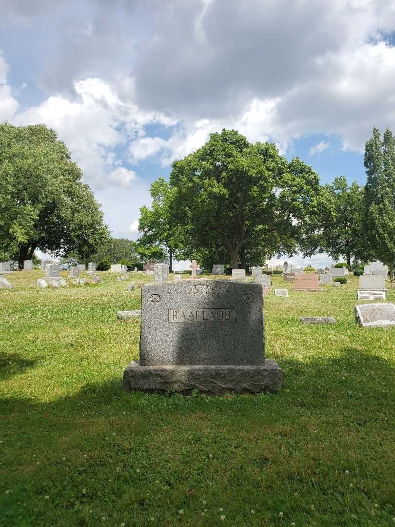 George E. Raaflaub's grave. Photo 1