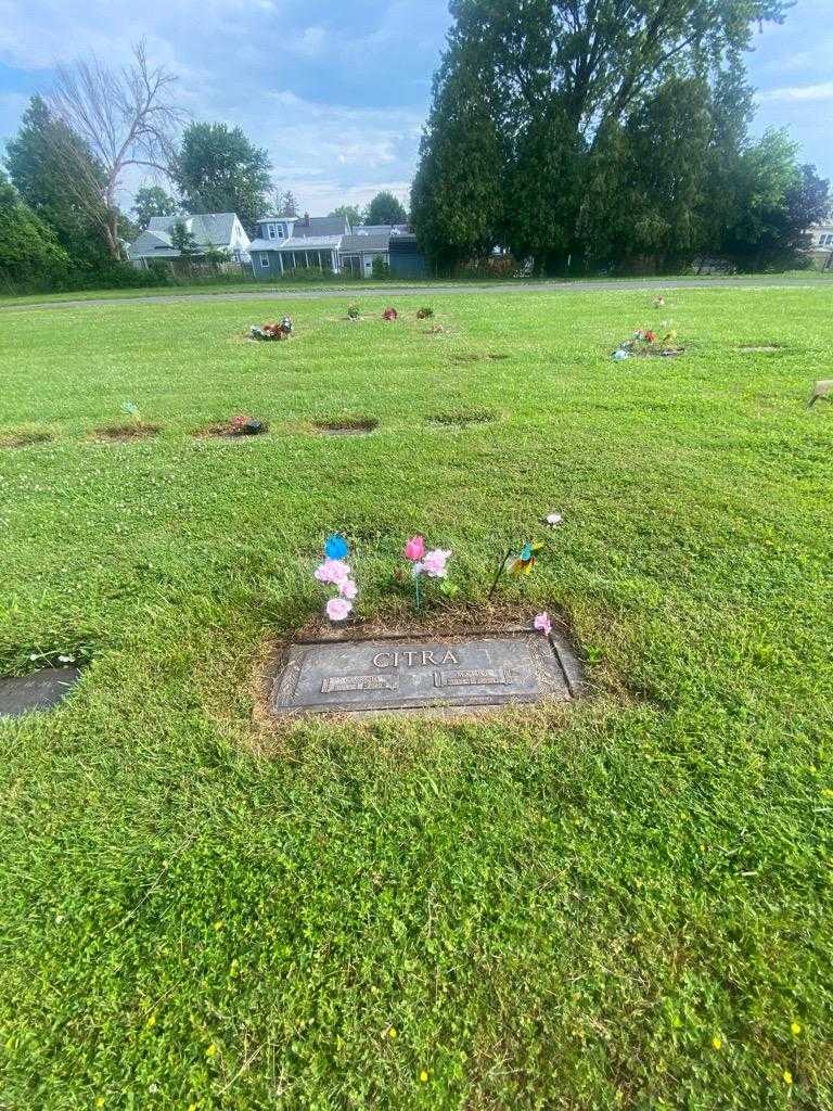 Carol Citra's grave. Photo 1