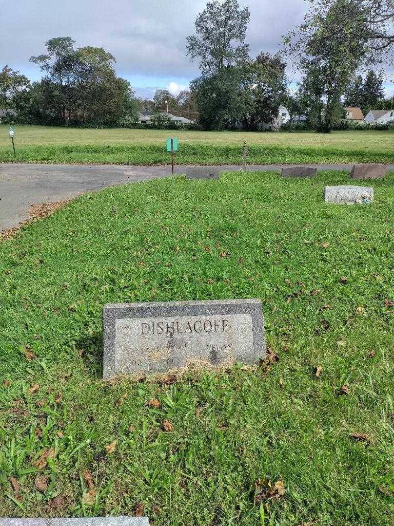 Para Dishlacoff's grave. Photo 2