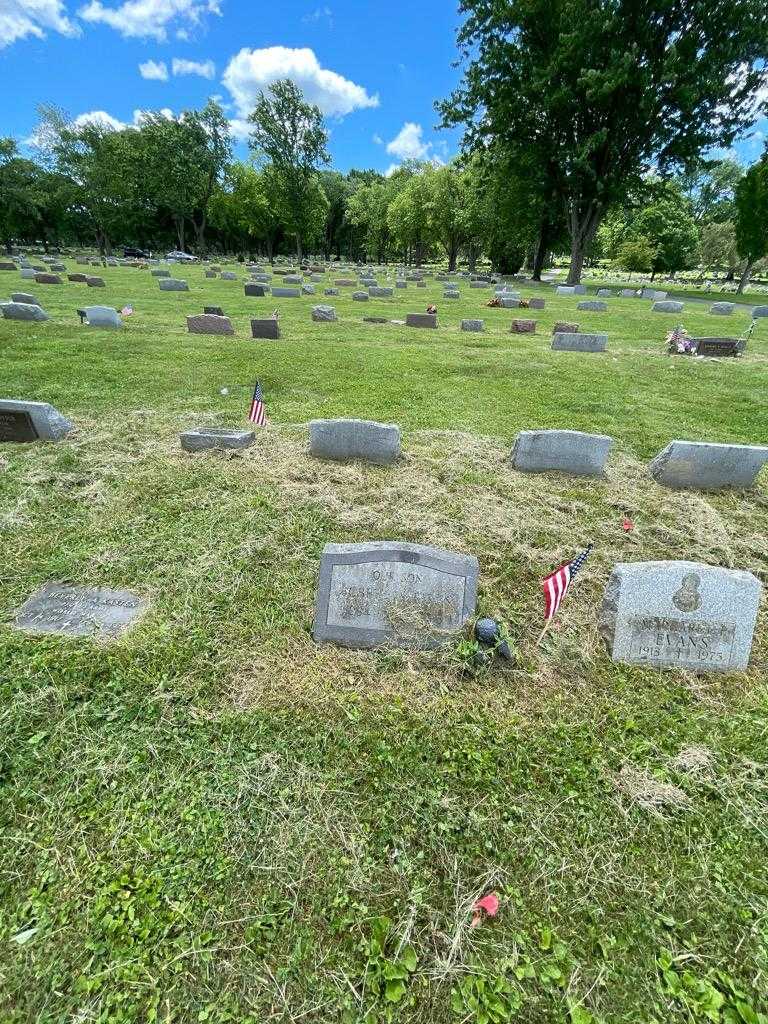 Bobby Garrison's grave. Photo 1