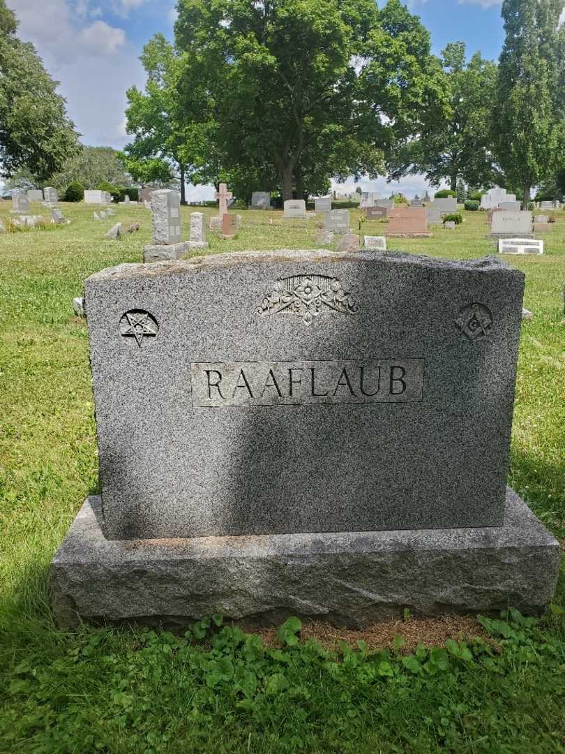 George E. Raaflaub's grave. Photo 3